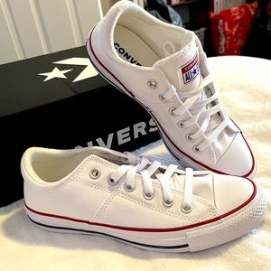 Chuck Taylor All Star Madison
WOMEN'S LOW TOP SHOE